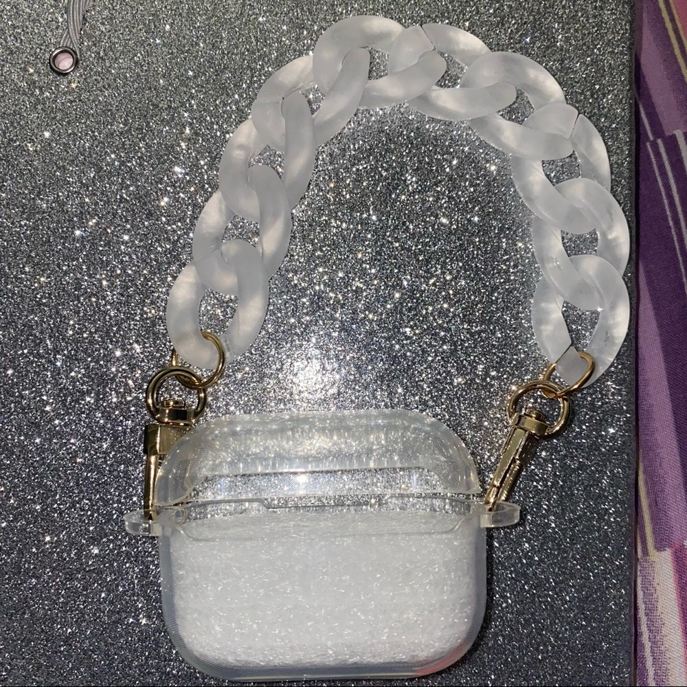 AirPod 2 case - Picture 3 of 7